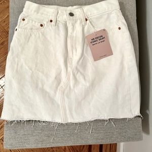 Levi’s White Skirt- Brand New never worn. Size 27
